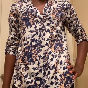 Pattern blue and white blouse